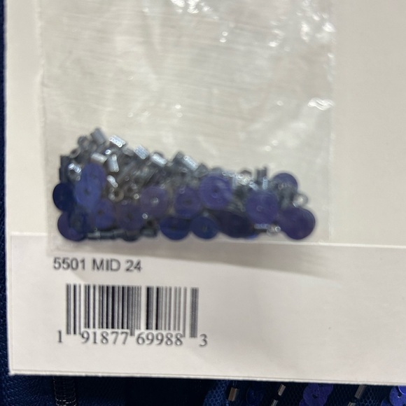 Mac Duggal 5501 NWT SEQUINED WRAP OVER BISHOP SLEEVE GOWN - Picture 10 of 12